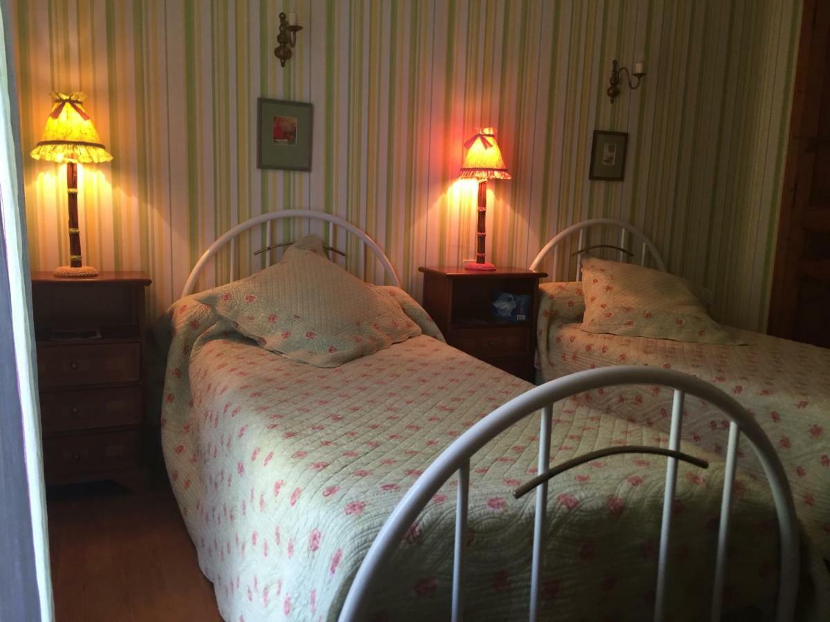 Domaine De Brousson Bed & Breakfast La Tour-sur-Orb Exterior photo